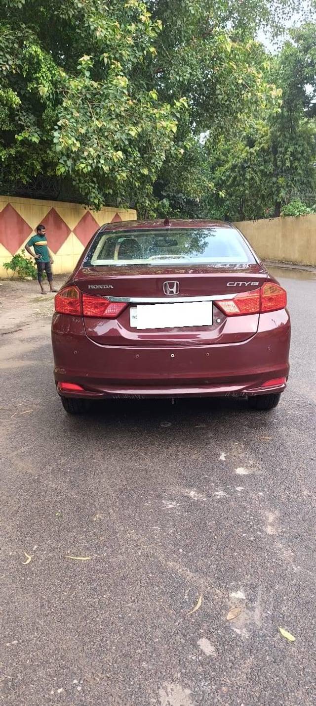 https://images10.gaadi.com/usedcar_image/4175842/original/processed_d4362a51adad59e85f1993704047d7e1.jpg?imwidth=6401