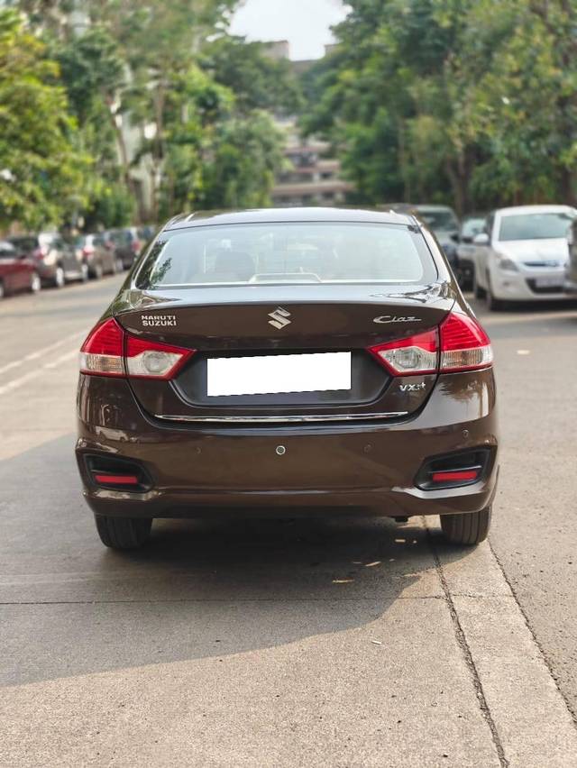 https://images10.gaadi.com/usedcar_image/4175924/original/processed_1a4ad84178683d8204506f06c60d057c.jpg?imwidth=6402