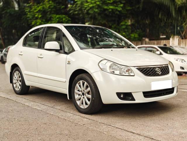 https://images10.gaadi.com/usedcar_image/4175932/original/processed_7233b3290d269c3d3b06b5e572e2ceb3.jpg?imwidth=6400