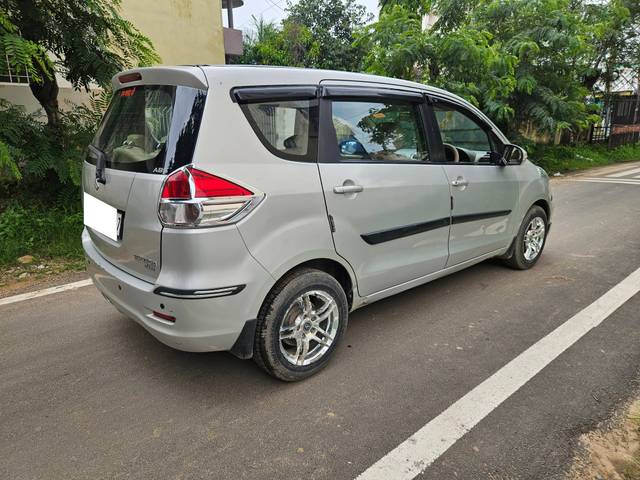 https://images10.gaadi.com/usedcar_image/4176019/original/processed_303871ce87a9edcc81a7209cd03acbd2.jpg?imwidth=6401