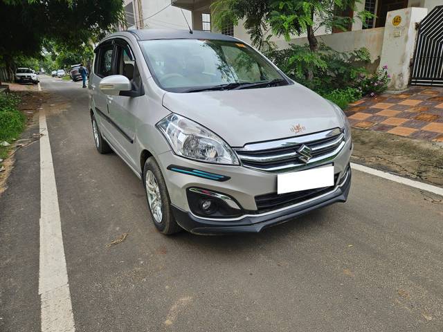 https://images10.gaadi.com/usedcar_image/4176019/original/processed_61cae36bae0b7a1311be4ea77de85a59.jpg?imwidth=6400