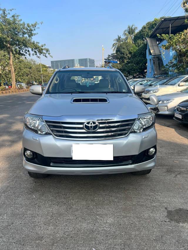 https://images10.gaadi.com/usedcar_image/4176026/original/processed_47cc4a79b53b897453b933d09d34b777.jpg?imwidth=6400