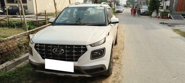 https://images10.gaadi.com/usedcar_image/4176080/original/processed_339611dd-7bfa-4368-ac79-e90db411f7e7.jpg?imwidth=6400