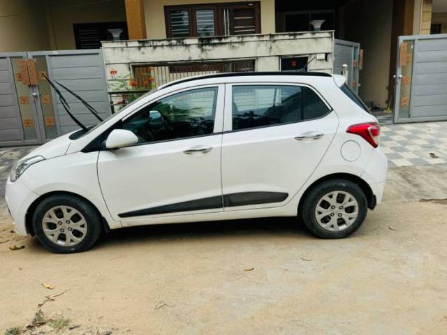 https://images10.gaadi.com/usedcar_image/4176093/original/fce311527360f72e67a0f78623ba0868.jpeg?imwidth=6400