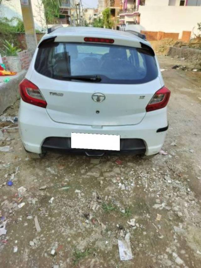 https://images10.gaadi.com/usedcar_image/4176120/original/processed_6b580d7b-3cf1-40d6-8da5-7d576e8182e8.jpg?imwidth=6401