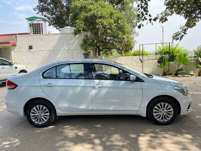 https://images10.gaadi.com/usedcar_image/4176212/original/5dd95e33db0d2260f172868b6e88199a.jpeg?imwidth=6401