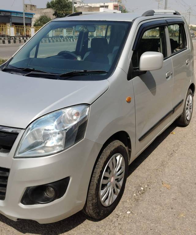 https://images10.gaadi.com/usedcar_image/4176277/original/processed_62002fc4928c34384083a860112e84bf.jpg?imwidth=6400