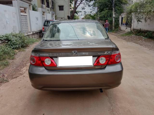 https://images10.gaadi.com/usedcar_image/4176331/original/processed_205031b2a7632e49eb1722c4ee56af11.jpg?imwidth=6401