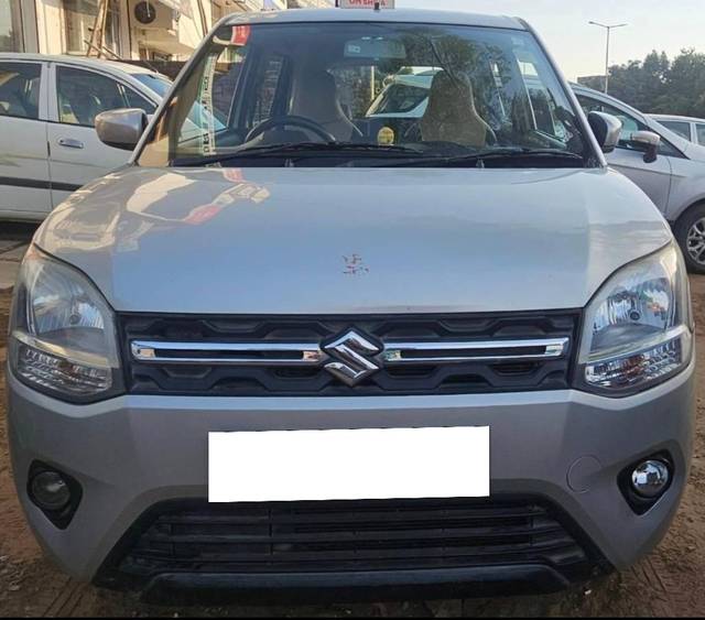 https://images10.gaadi.com/usedcar_image/4176348/original/processed_40295ddd194fb0fa130162272bf5438f.jpg?imwidth=6400