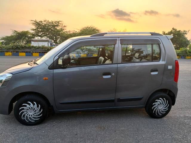 https://images10.gaadi.com/usedcar_image/4176436/original/cf0d45c46a783b4e656b141e7793e0e1.jpg?imwidth=6402