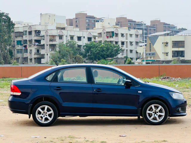 https://images10.gaadi.com/usedcar_image/4176438/original/a78627cf96e0d7122043f6146d63373b.JPG?imwidth=6401