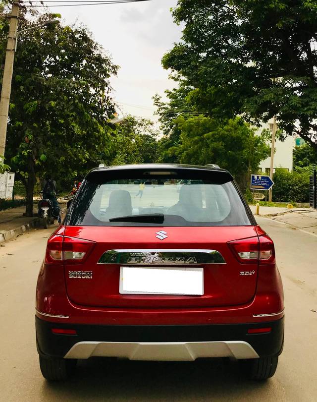 https://images10.gaadi.com/usedcar_image/4176650/original/processed_2342b8321040f5ce3af0b05b7b49c4e1.jpeg?imwidth=6402