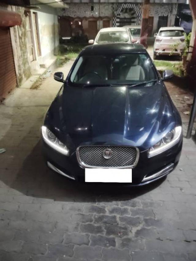 https://images10.gaadi.com/usedcar_image/4176677/original/processed_0966de38-e49d-45e6-a88b-c28933a43ab1.jpg?imwidth=6400