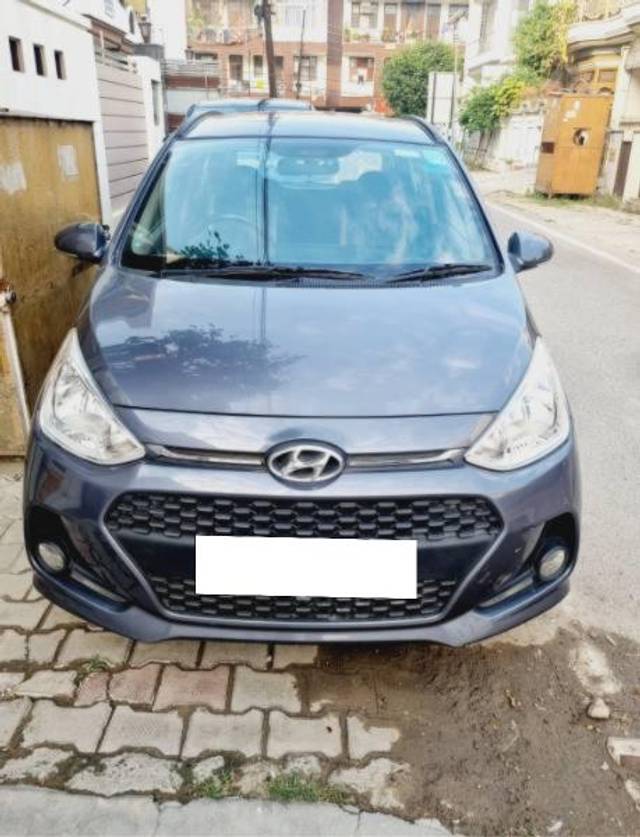 https://images10.gaadi.com/usedcar_image/4176691/original/processed_135cc392-68f6-477a-a267-ef07fcf70da9.jpg?imwidth=6400