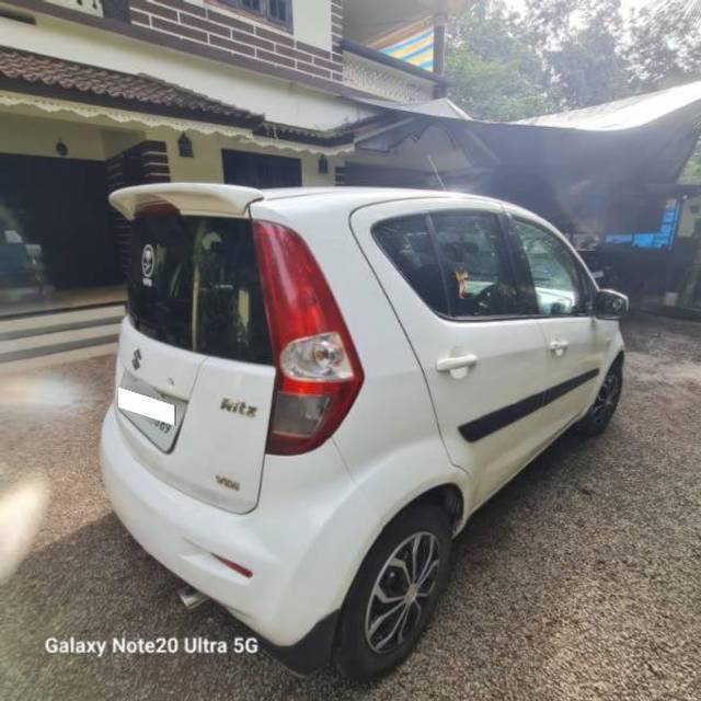 https://images10.gaadi.com/usedcar_image/4176767/original/processed_b04b9da9-edc2-4ffe-b06b-2000633dfe84.jpg?imwidth=6401