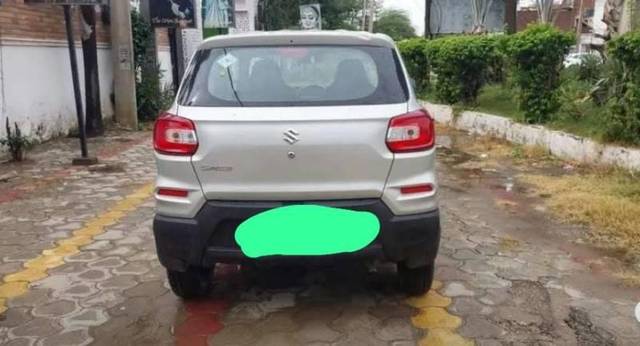 https://images10.gaadi.com/usedcar_image/4176869/original/processed_fb2e6089-37bc-406e-a26d-5c4cc793969e.jpg?imwidth=6401