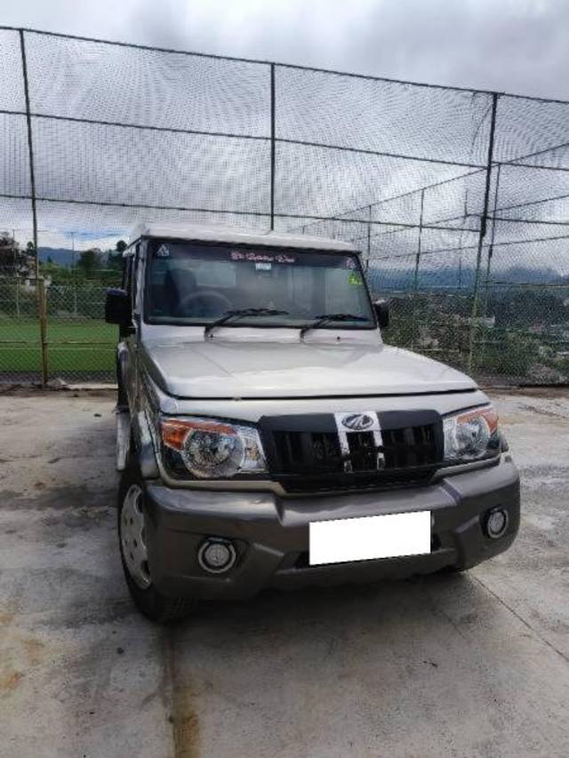 https://images10.gaadi.com/usedcar_image/4176886/original/processed_9f8ca072-6693-4bde-b3b8-5acc04aa8e77.jpeg?imwidth=6402