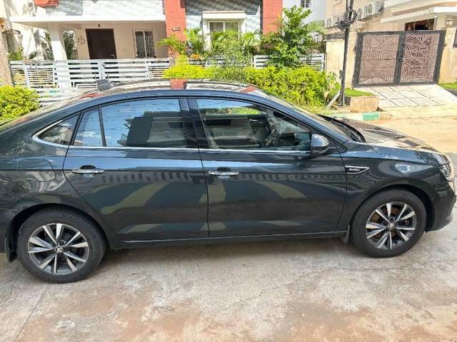 https://images10.gaadi.com/usedcar_image/4176942/original/processed_6a39eb5d-5750-4d58-9dad-7e7c97c0b570.jpg?imwidth=6401