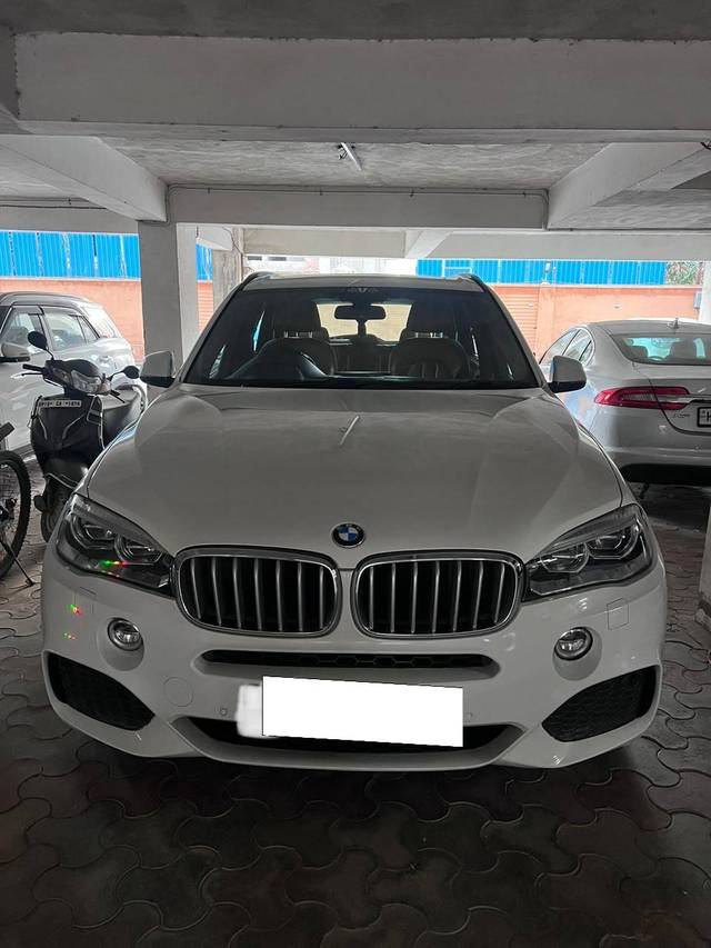 https://images10.gaadi.com/usedcar_image/4177052/original/processed_9f23e29f4f456431e2262b3b67355e56.jpg?imwidth=6402