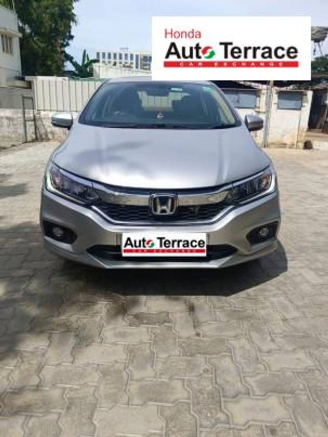 https://images10.gaadi.com/usedcar_image/4177245/original/77c348f805705c9cb256e75f83394c62.jpeg?imwidth=6400