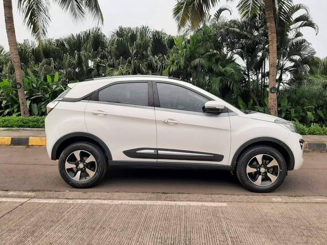 https://images10.gaadi.com/usedcar_image/4177440/original/processed_eb47468a852d44a0a2da643213739a31.jpg?imwidth=6401