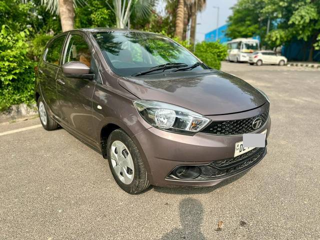 https://images10.gaadi.com/usedcar_image/4177499/original/processed_78f13261f5b37ebb2eb55b254a4e9168.jpg?imwidth=6400