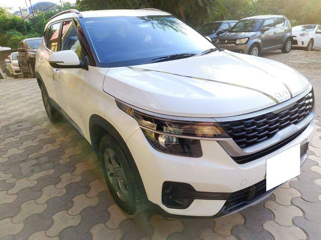 https://images10.gaadi.com/usedcar_image/4177531/original/processed_076aabbee9894e8c898f9f4464cd7404.jpg?imwidth=6400