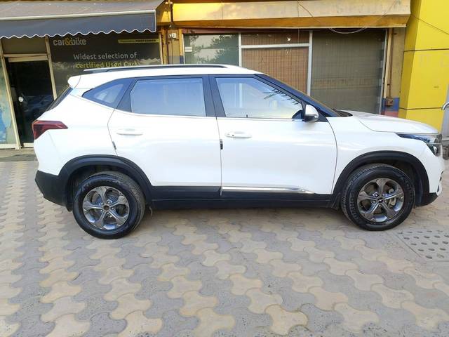 https://images10.gaadi.com/usedcar_image/4177531/original/processed_e3cad758917b0f4aef3079693f7ca104.jpg?imwidth=6401