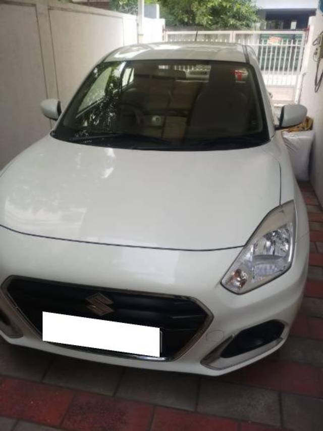 https://images10.gaadi.com/usedcar_image/4177621/original/processed_c44f0ff6-9758-40c2-8760-5929428dca9e.jpg?imwidth=6400