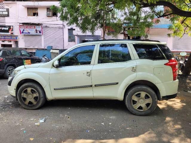 https://images10.gaadi.com/usedcar_image/4177638/original/processed_8ebecb8b-ea46-421c-8d06-dfc274d504d4.jpg?imwidth=6402