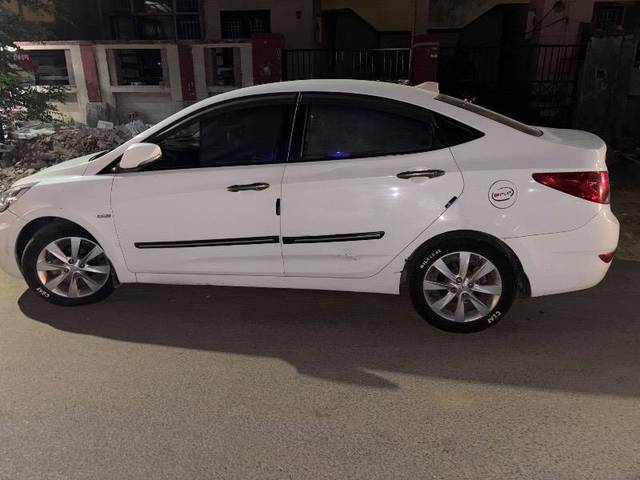 https://images10.gaadi.com/usedcar_image/4177706/original/ae00595b89385b427b2d6f5ea6b229dd.jpg?imwidth=6402