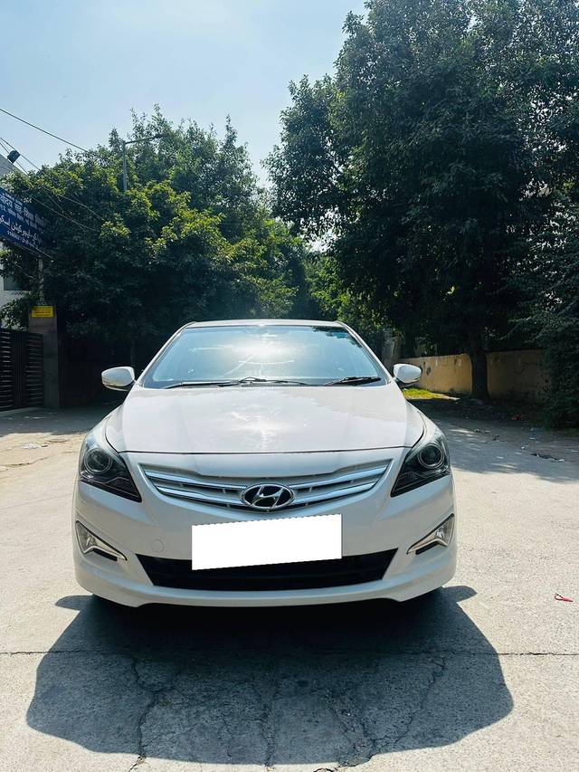 https://images10.gaadi.com/usedcar_image/4177724/original/processed_4eed66befaa84e388bfcdc9a58a96656.jpg?imwidth=6400