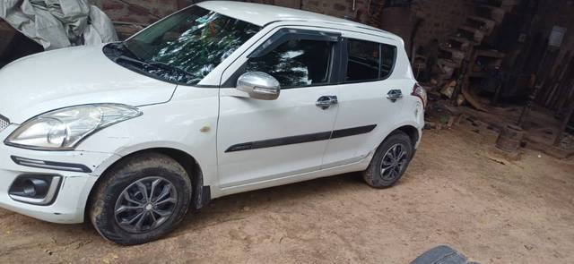 https://images10.gaadi.com/usedcar_image/4177826/original/49701d41728f8c3bd7e99c3a40a89770.jpg?imwidth=6402