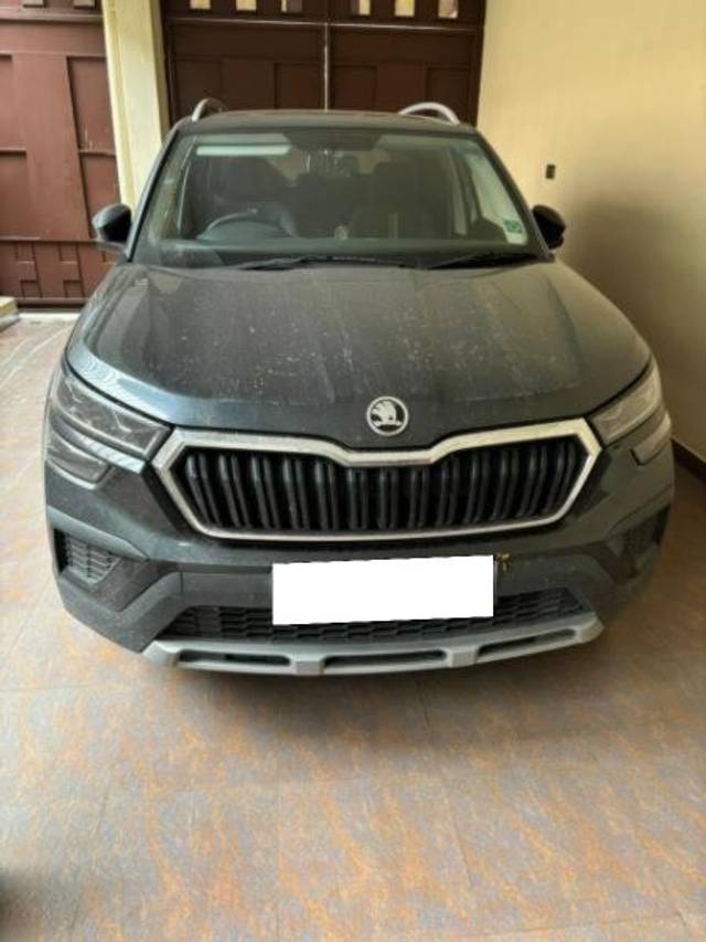 https://images10.gaadi.com/usedcar_image/4177828/original/processed_a97f17df-3e28-45c0-9072-345426c6d89b.jpg?imwidth=6400