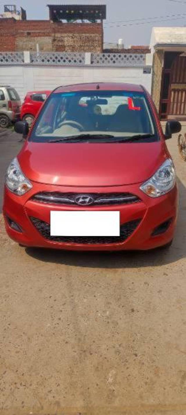 https://images10.gaadi.com/usedcar_image/4177879/original/processed_e8a03aed-18c8-4c0c-88f1-72fd61d831ca.jpg?imwidth=6400