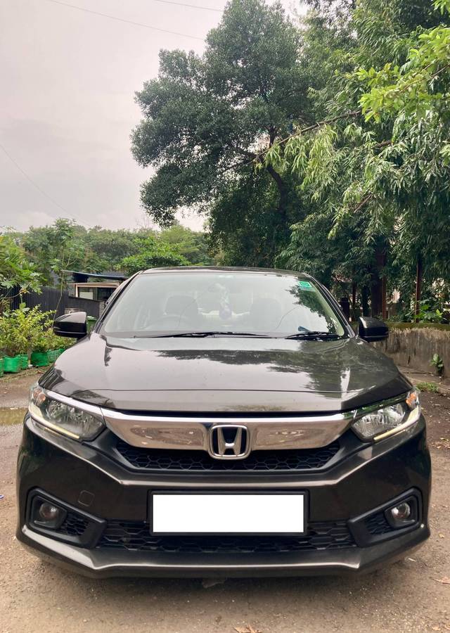 https://images10.gaadi.com/usedcar_image/4177963/original/processed_322a63ac07507f4fb6e3458156bdac22.jpeg?imwidth=6400