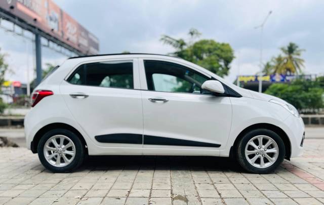 https://images10.gaadi.com/usedcar_image/4178037/original/processed_29814d3f8ecbe47883fe126bbd54a086.jpg?imwidth=6401