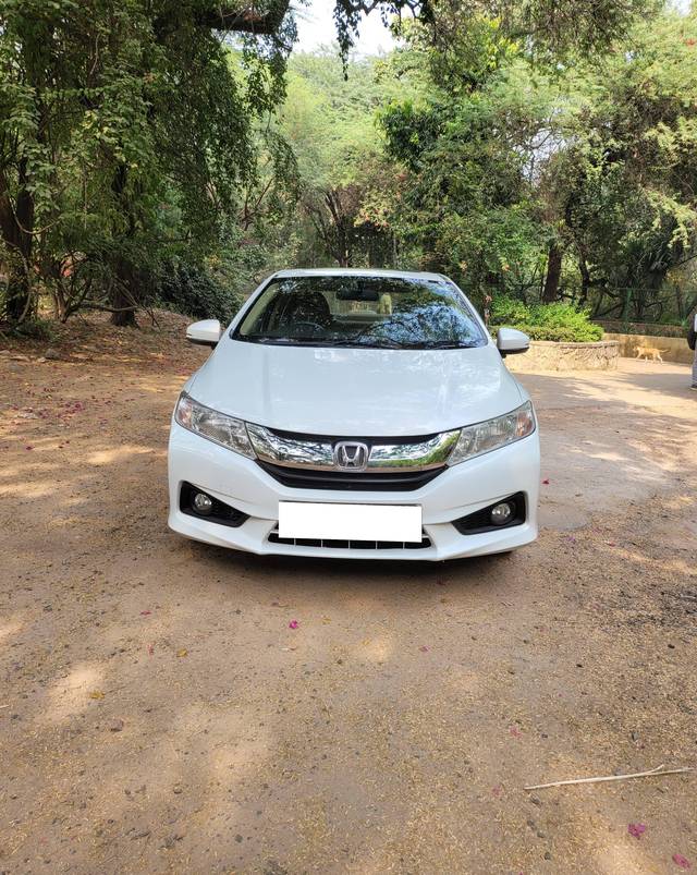 https://images10.gaadi.com/usedcar_image/4178132/original/processed_62f61a39da55f714f8a4fc93bebdb728.jpg?imwidth=6400