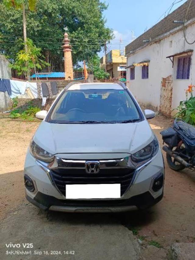 https://images10.gaadi.com/usedcar_image/4178185/original/processed_2dee0d45-6e5c-4097-b962-5bd8c8ba41a2.jpg?imwidth=6400