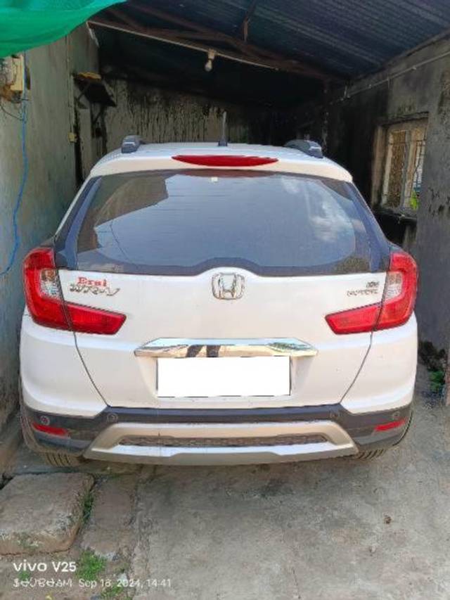 https://images10.gaadi.com/usedcar_image/4178185/original/processed_69525a6a-9be4-4619-beee-274ae7a1e0b8.jpg?imwidth=6402