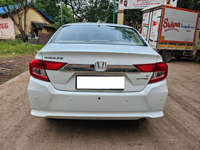 https://images10.gaadi.com/usedcar_image/4178256/original/processed_25e161c100ef9c83d8f825d14398cff3.jpg?imwidth=6402