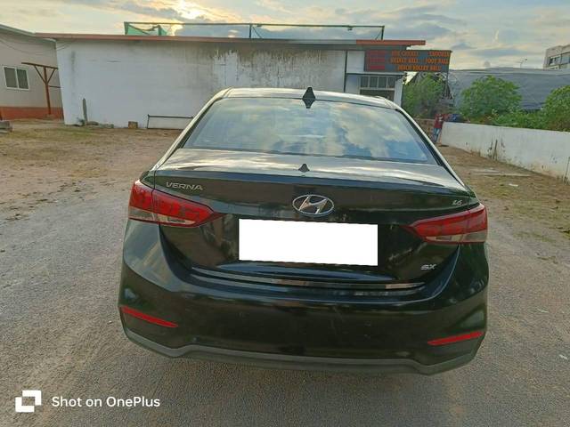 https://images10.gaadi.com/usedcar_image/4178292/original/processed_155f5cddfdb687ea7b22406506a5cc7a.jpg?imwidth=6402