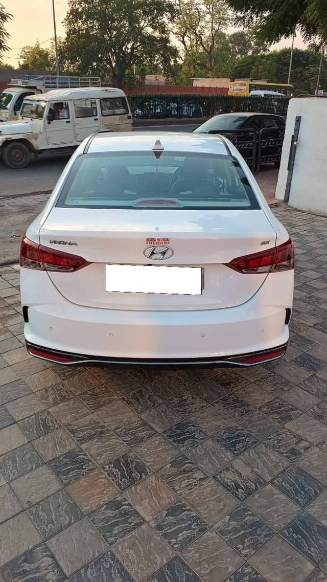 https://images10.gaadi.com/usedcar_image/4178300/original/processed_109833c478e6f7a3cdb1ad34a4e1392e.jpg?imwidth=6401