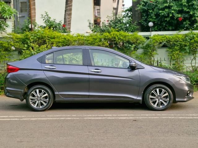 https://images10.gaadi.com/usedcar_image/4178371/original/61ed334a90e39c05c83a335325d393c4.jpg?imwidth=6401