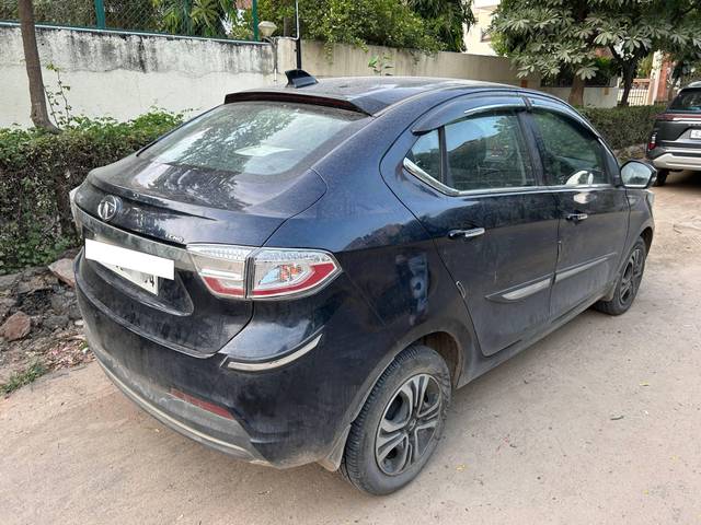 https://images10.gaadi.com/usedcar_image/4178620/original/processed_191bcf1d-0bbe-4efc-a556-f918b1939346.jpeg?imwidth=6402