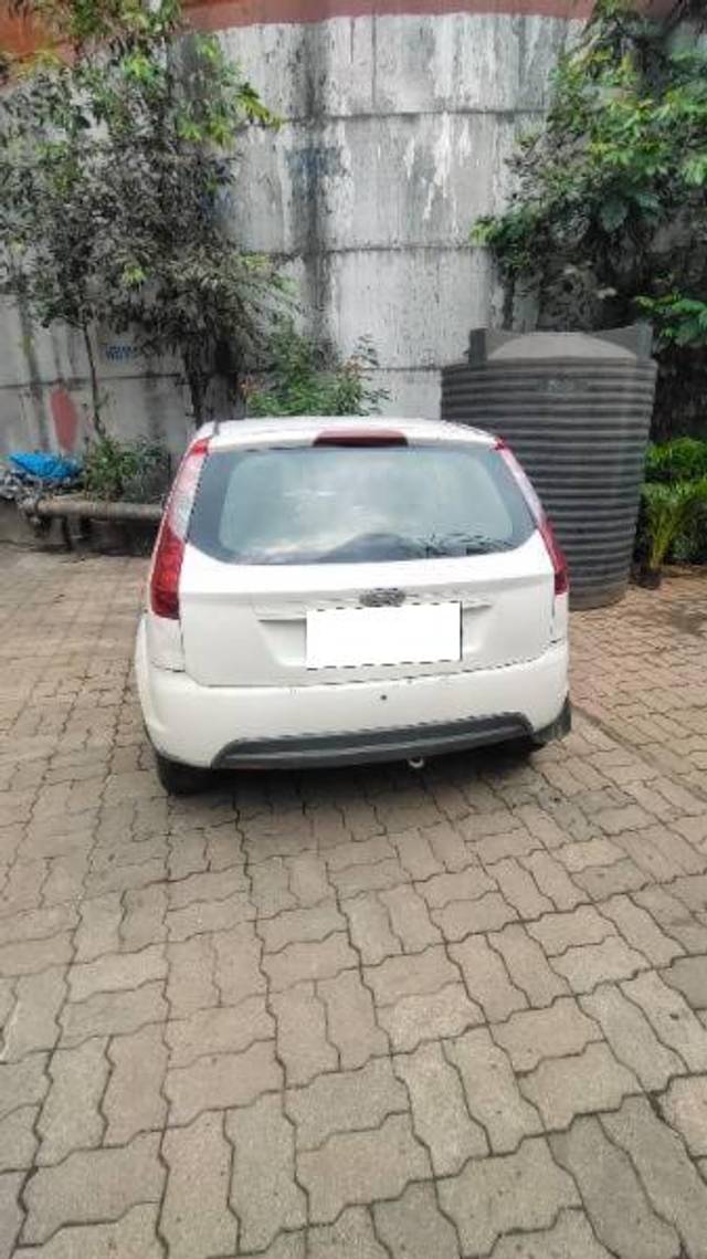 https://images10.gaadi.com/usedcar_image/4178734/original/processed_8aaffb39-578d-42a6-9bad-71225d64532b.jpg?imwidth=6401