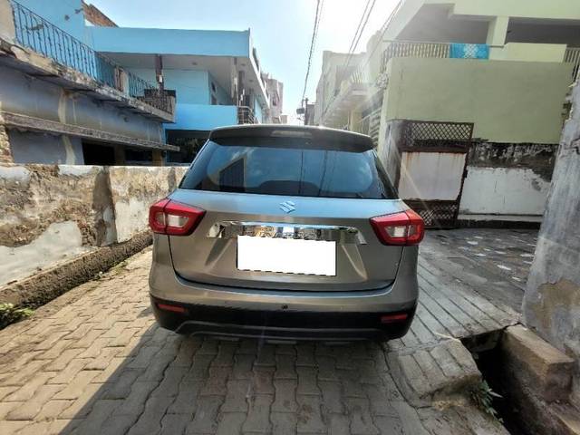 https://images10.gaadi.com/usedcar_image/4178907/original/processed_77a3bf03-d08c-4e79-acff-415165a48638.jpg?imwidth=6402