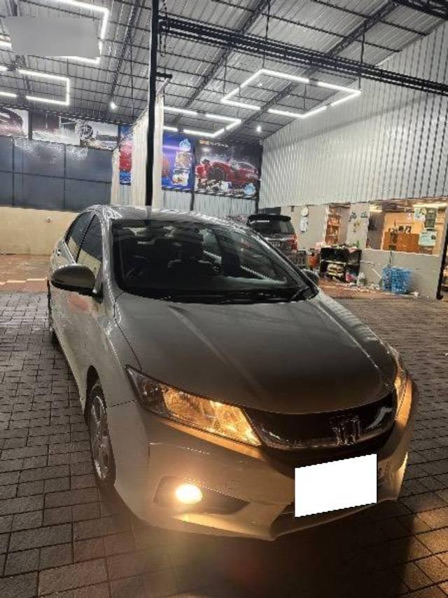 https://images10.gaadi.com/usedcar_image/4178958/original/processed_890553bb-55fc-4969-b056-362016715924.jpeg?imwidth=6401