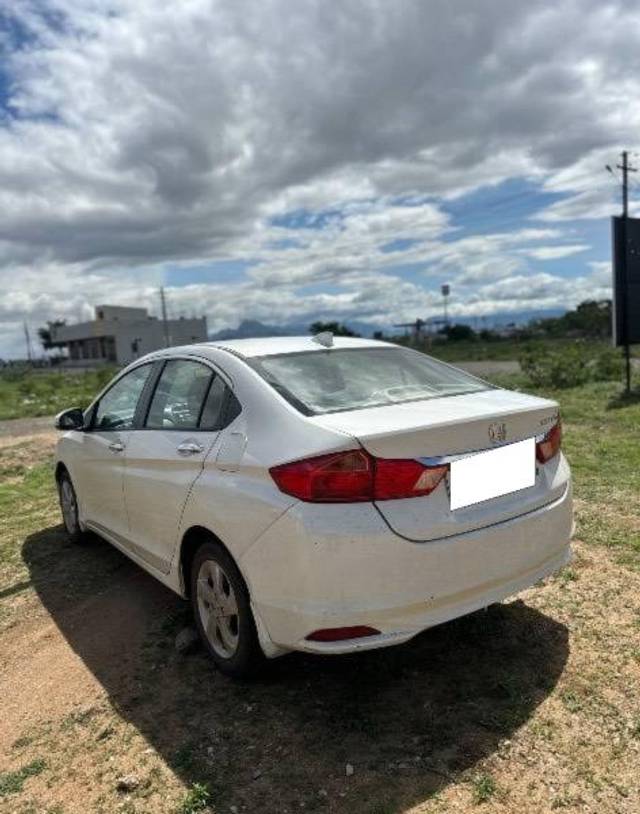 https://images10.gaadi.com/usedcar_image/4178958/original/processed_f3ddd02f-fdd5-4ac5-8c48-17fd8ec0e043.jpeg?imwidth=6400