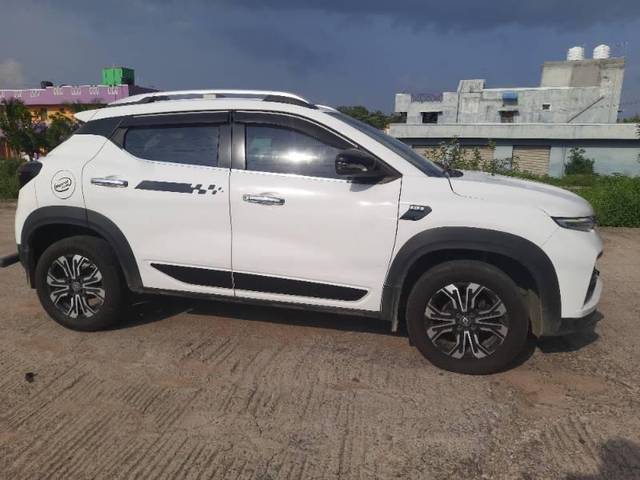 https://images10.gaadi.com/usedcar_image/4178993/original/processed_42d015f9-22bd-4a74-b14d-06c296d3dbd3.jpg?imwidth=6401